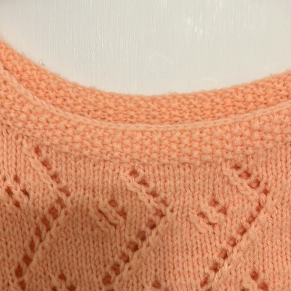 Handmade peach vest/top - Picture 3 of 3